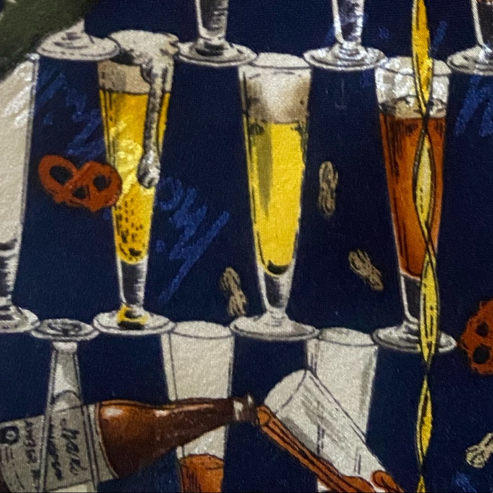 EUC Nicole Miller vintage Beer tie
